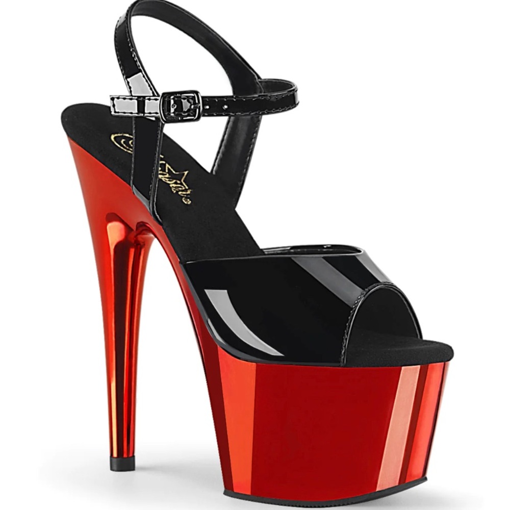 Pleases Shoes Size 10
